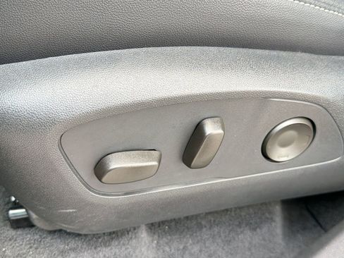 Certified 2024 Chevrolet Traverse LT FWD image 13