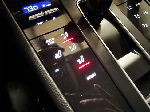 Used 2022 Porsche Macan image 23