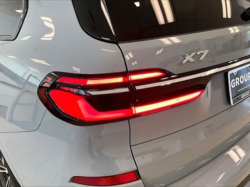 Used 2023 BMW X7 xDrive40i w/ M Sport Package AWD/4WD image 28