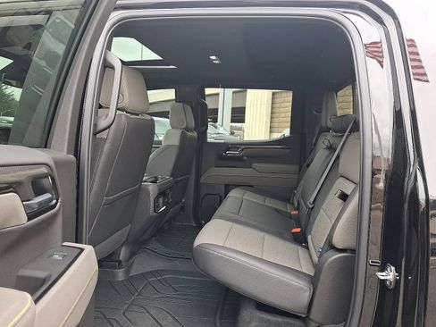 Used 2025 Chevrolet Silverado 1500 ZR2 image 10