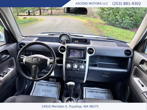 Used 2005 Scion xB Hatchback 4D image 12