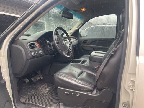Used 2010 Chevrolet Silverado 1500 LTZ w/ White Diamond Tricoat Edition image 13