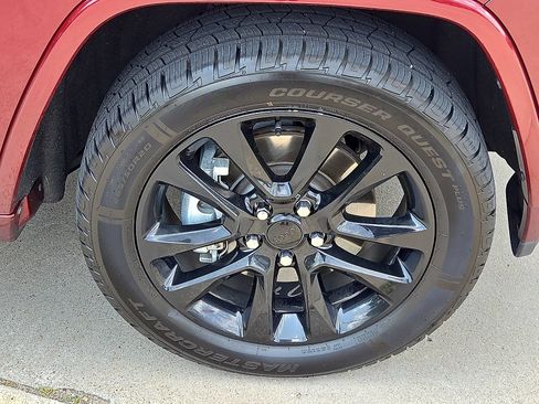 Used 2022 Jeep Grand Cherokee Laredo X AWD/4WD image 7