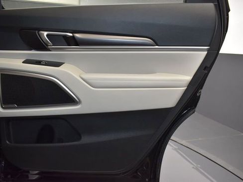 Used 2025 Kia Telluride S FWD image 15