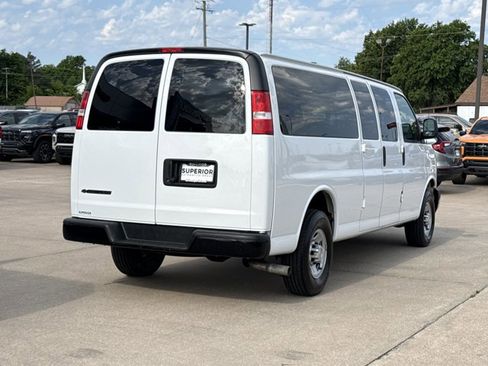 Used 2024 Chevrolet Express 3500 LS RWD image 3