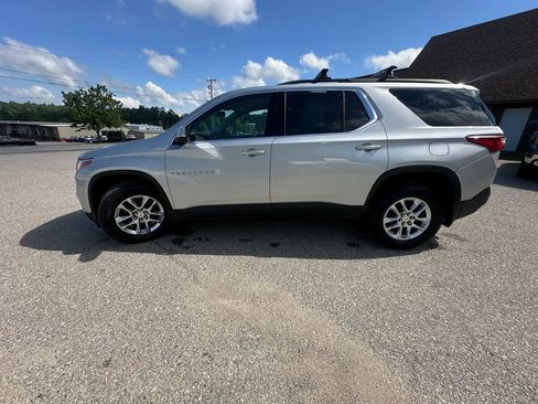 Used 2021 Chevrolet Traverse LT w/ LPO, Floor Liner Package AWD/4WD image 2