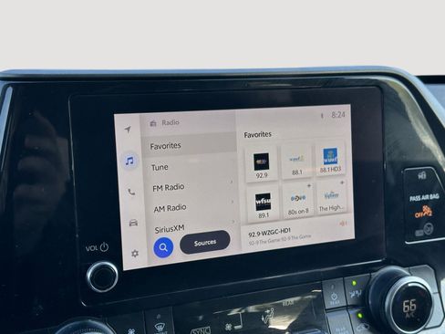 Used 2023 Toyota Highlander LE image 12