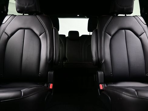 New 2026 Chrysler Pacifica Select AWD/4WD image 13