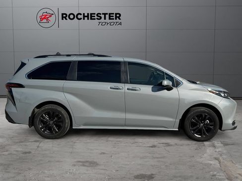Certified 2024 Toyota Sienna XLE Woodland Edition AWD/4WD image 6