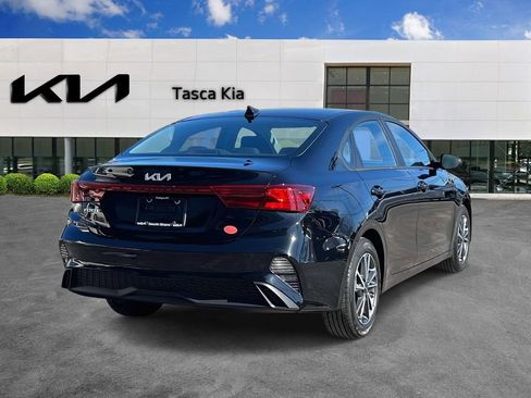 Used 2023 Kia Forte LXS w/ LXS Technology Package image 5