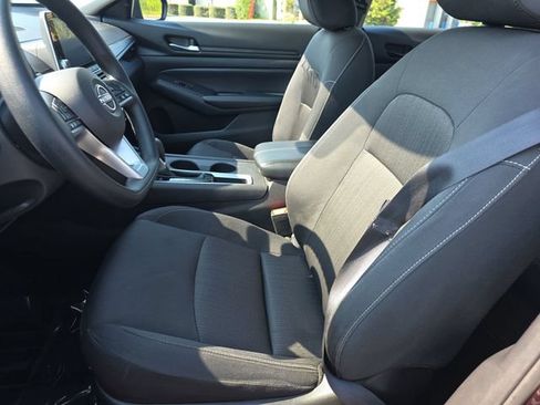 Used 2025 Nissan Altima 2.5 SV FWD image 15