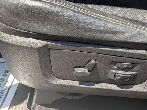 Used 2016 RAM 1500 Laramie w/ Convenience Group AWD/4WD image 18