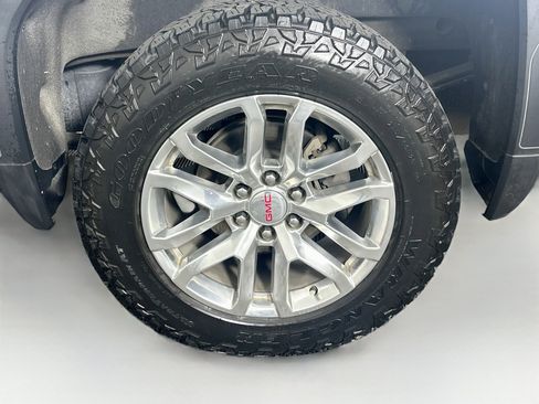 Used 2021 GMC Sierra 1500 SLT w/ SLT Premium Plus Package AWD/4WD image 11