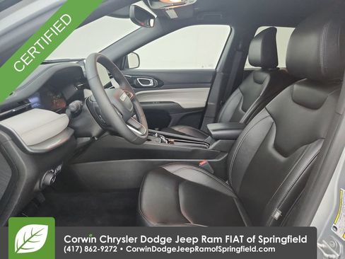 Certified 2025 Jeep Compass Limited AWD/4WD image 18