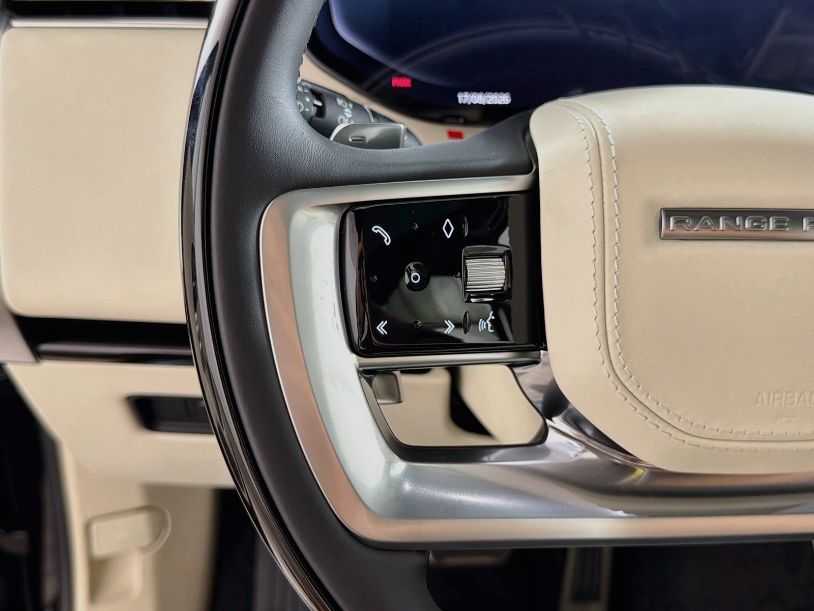 New 2026 Land Rover Range Rover Autobiography AWD/4WD image 12