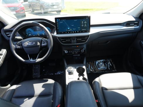 Used 2023 Ford Escape Platinum AWD/4WD image 28