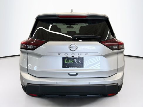 Used 2025 Nissan Rogue SV FWD image 7