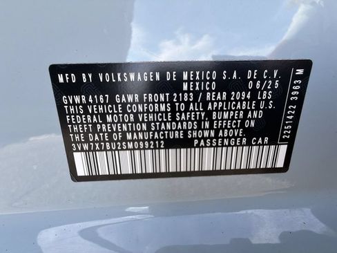 Used 2025 Volkswagen Jetta SE FWD image 29
