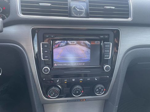 Used 2015 Volkswagen Passat 1.8T SE image 28