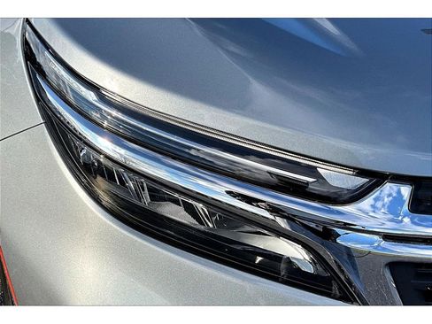 Used 2024 Chevrolet Equinox LT image 28