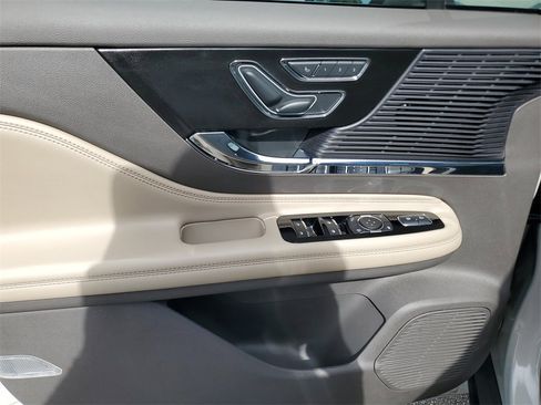 Used 2022 Lincoln Corsair FWD image 18