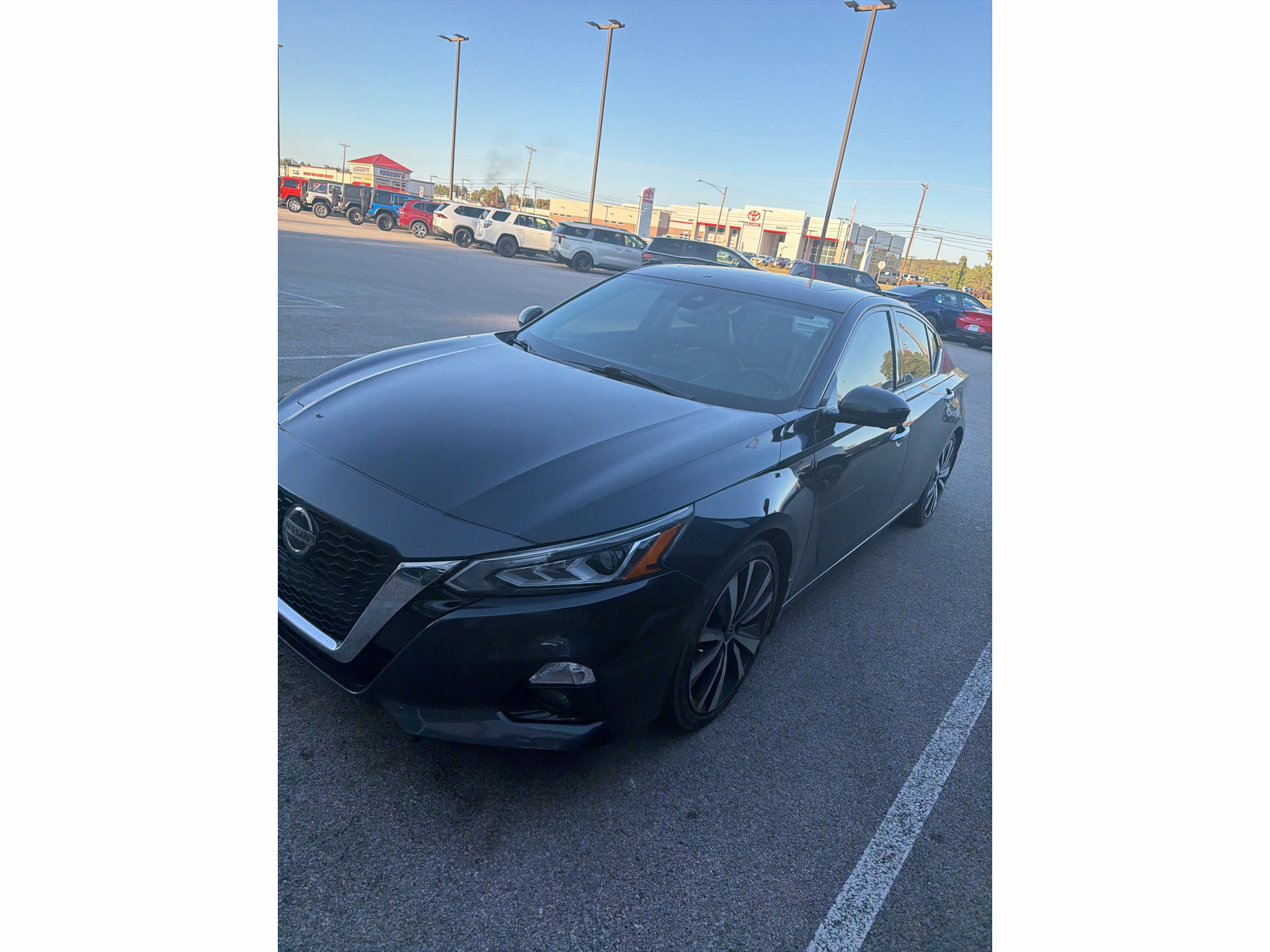 Used 2019 Nissan Altima 2.5 Platinum FWD image 2