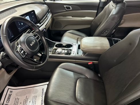 Used 2026 Kia Carnival SX FWD image 9