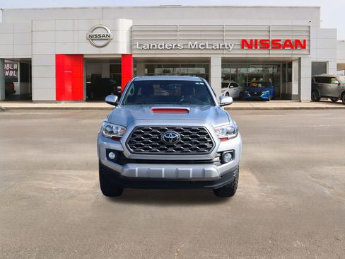 Used 2021 Toyota Tacoma TRD Sport w/ Technology Package image 8