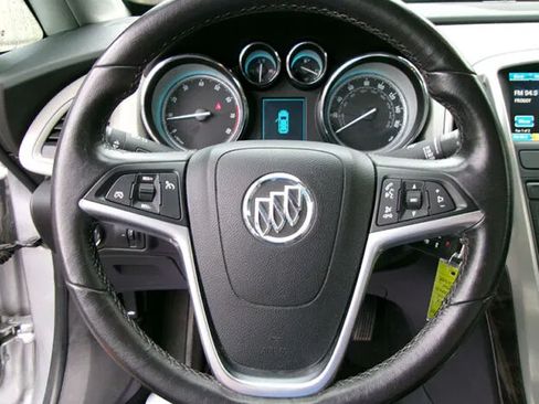Used 2014 Buick Verano FWD image 16