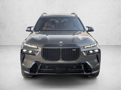 Used 2025 BMW X7 M60i image 2