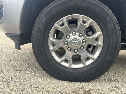 Used 2024 RAM 2500 Laramie AWD/4WD image 34
