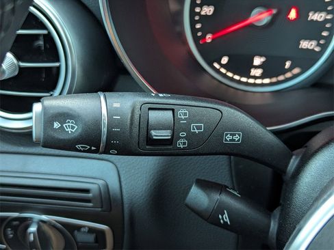 Used 2021 Mercedes-Benz GLC 300 image 24