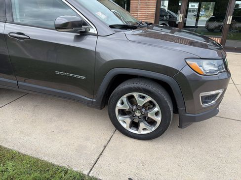 Used 2019 Jeep Compass Limited AWD/4WD image 1