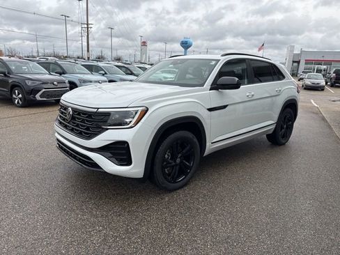 New 2026 Volkswagen Atlas Cross Sport SEL R-Line image 2