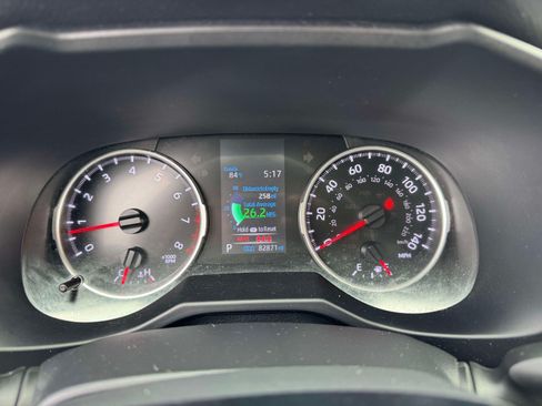 Used 2021 Toyota RAV4 LE AWD/4WD image 26
