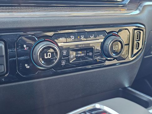 Used 2024 Chevrolet Silverado 1500 RST image 35