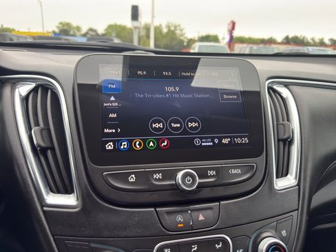 Used 2024 Chevrolet Malibu LT FWD image 10
