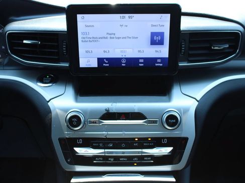 Used 2021 Ford Explorer XLT w/ Equipment Group 202A AWD/4WD image 27