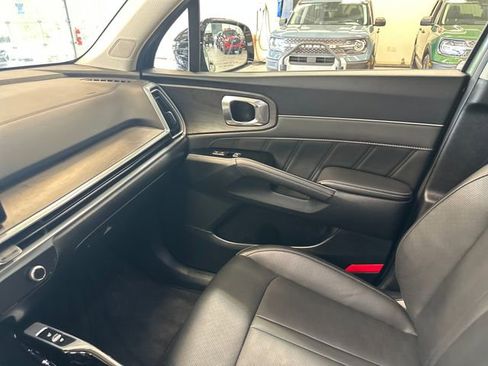 Used 2025 Kia Sorento SX AWD/4WD image 27