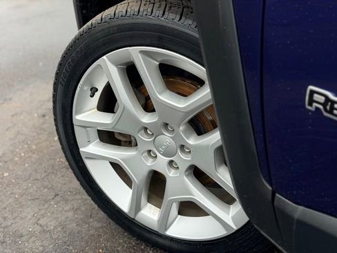 Used 2021 Jeep Renegade Latitude image 29