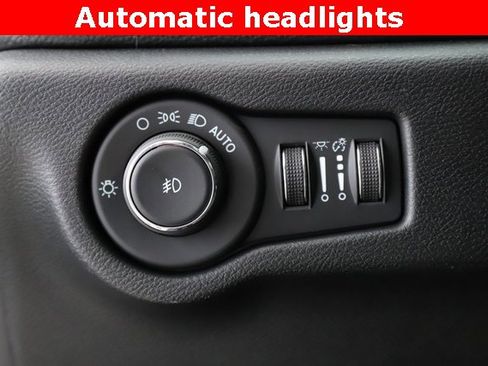 New 2026 Chrysler Pacifica Select image 23