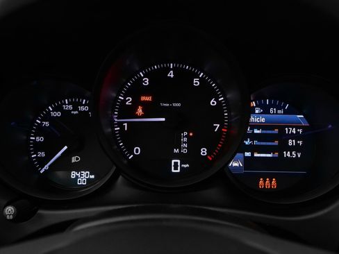 Used 2025 Porsche Macan image 32