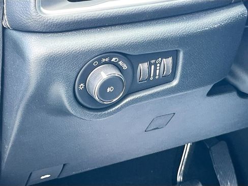 New 2026 Chrysler Pacifica Limited image 10