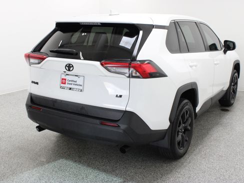 Used 2023 Toyota RAV4 LE FWD image 7