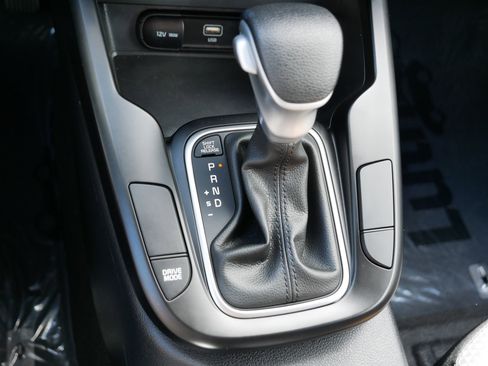 Used 2025 Kia Soul LX FWD image 24