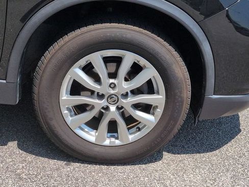 Used 2019 Nissan Rogue SV FWD image 11