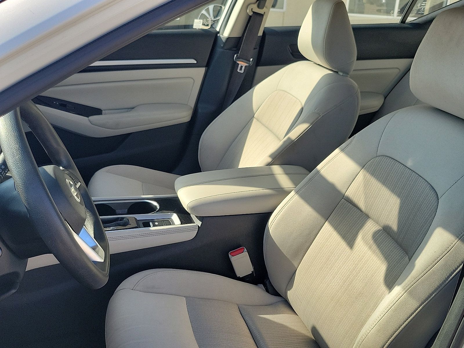 Used 2023 Nissan Altima 2.5 SV AWD/4WD image 11