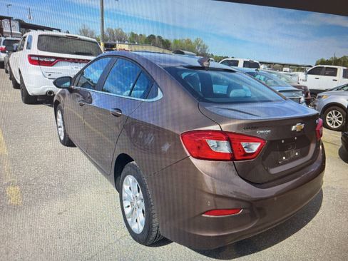 Used 2019 Chevrolet Cruze Diesel image 4