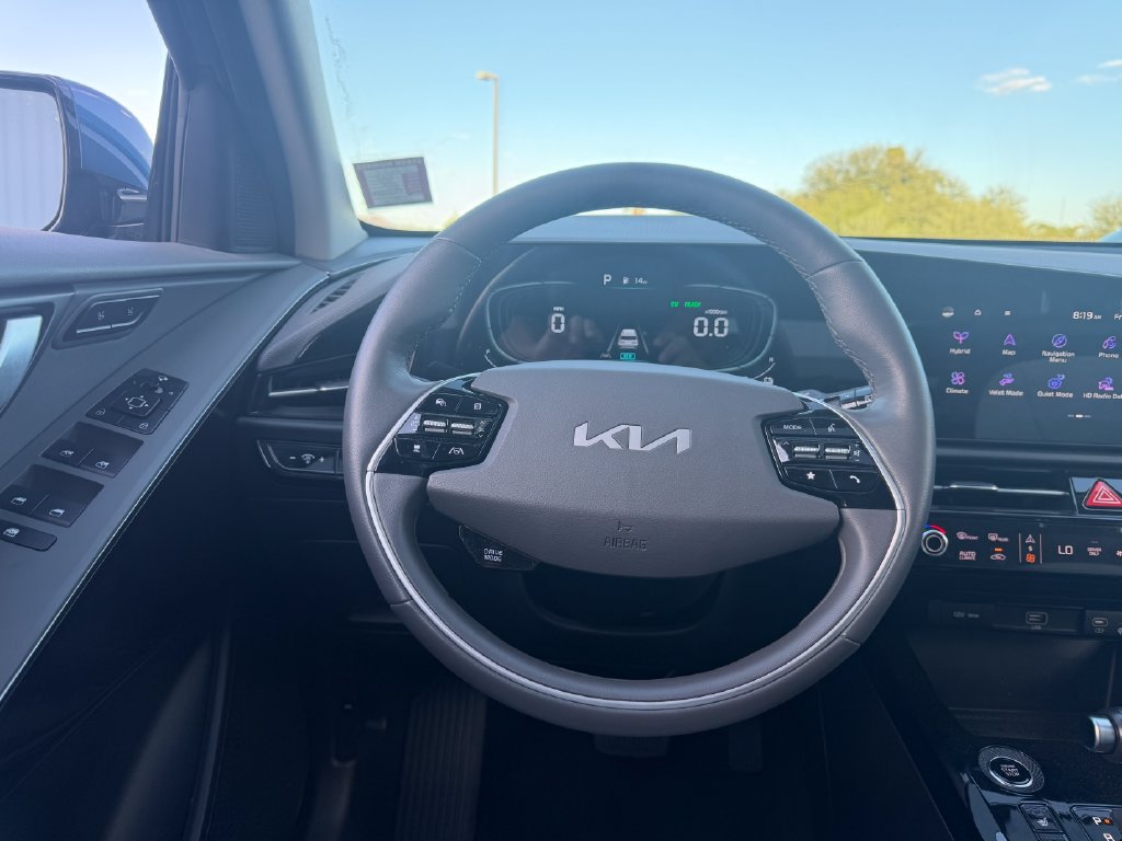Used 2025 Kia Niro FWD image 8