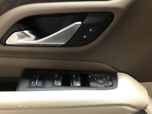 Used 2023 GMC Yukon XL Denali image 16